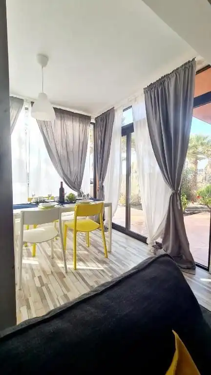 Menjador de Casa o xalet en venda en La Oliva amb Jardí privat i Piscina comunitària