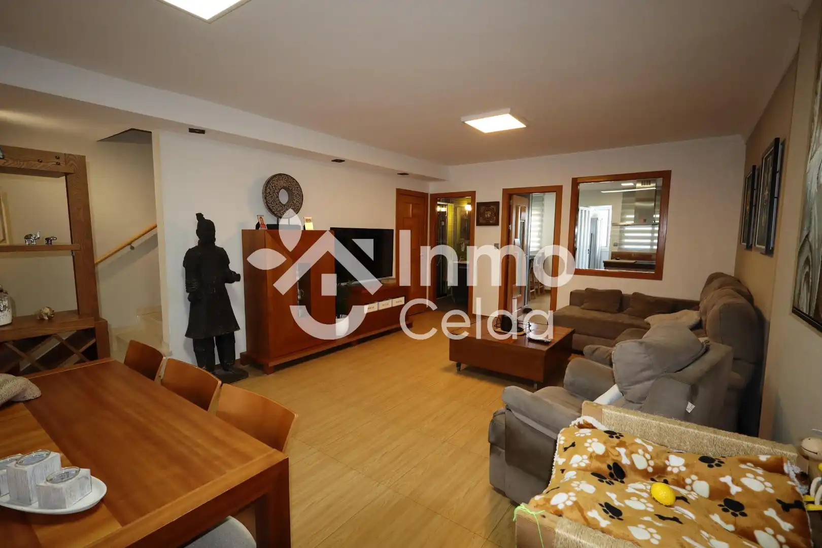 Sala de estar de Casa adosada en venta en Chiva con Aire acondicionado, Calefacción y Jardín privado