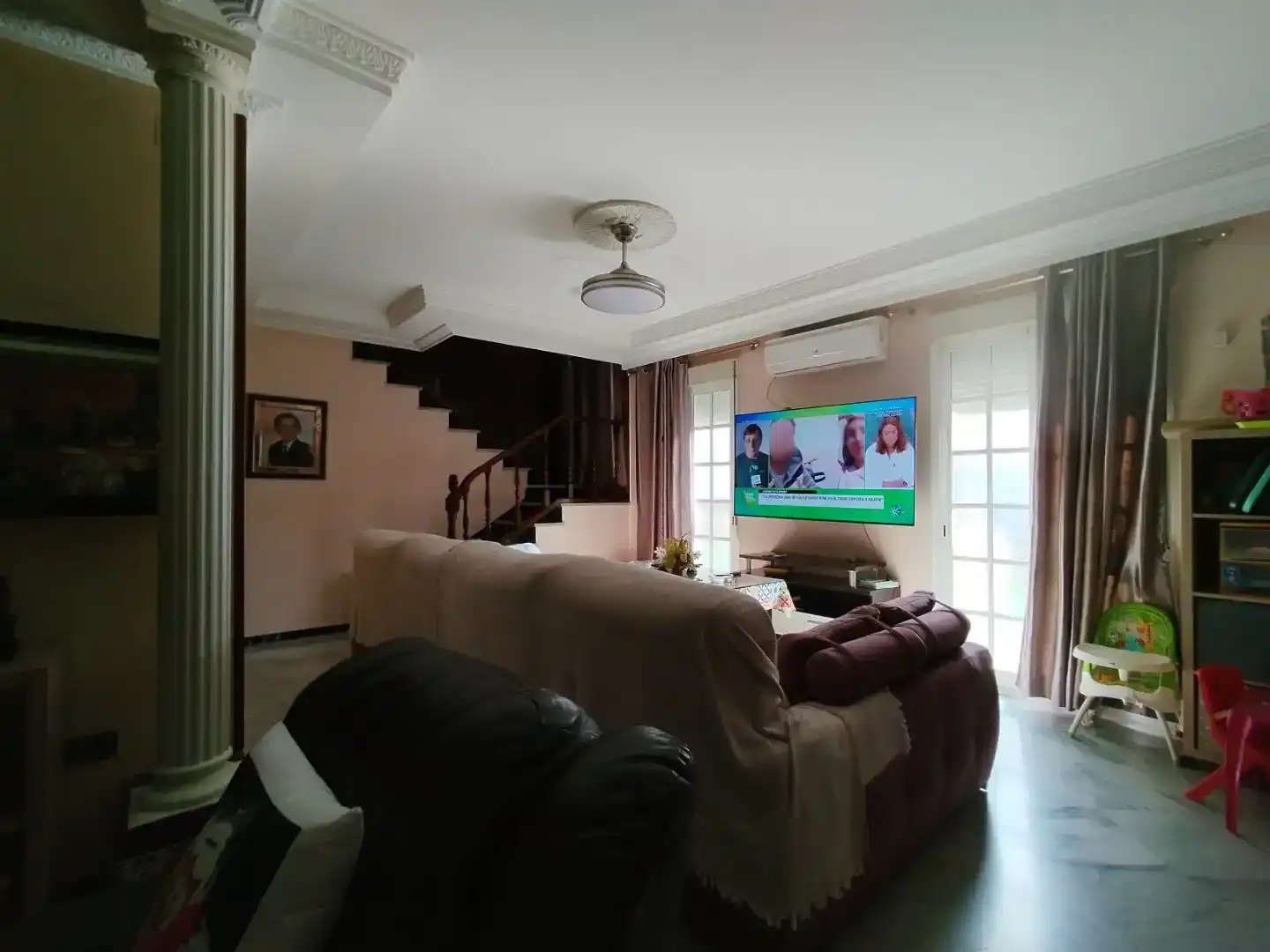 Sala d'estar de Casa o xalet en venda en Sevilla amb Aire condicionat, Traster i Moblat