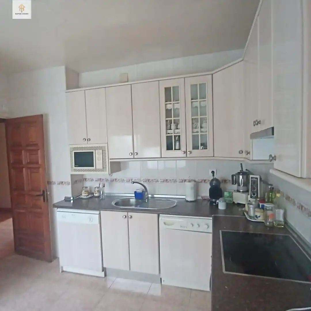 Cocina de Piso en venta en Plasencia con Calefacción, Parquet y Trastero