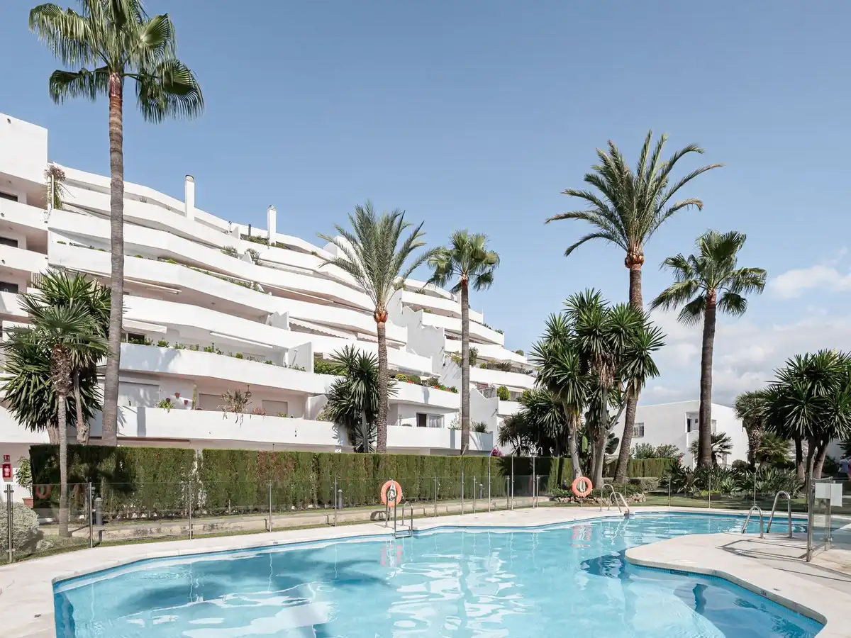 Home with pool for sale in Nueva Andalucía