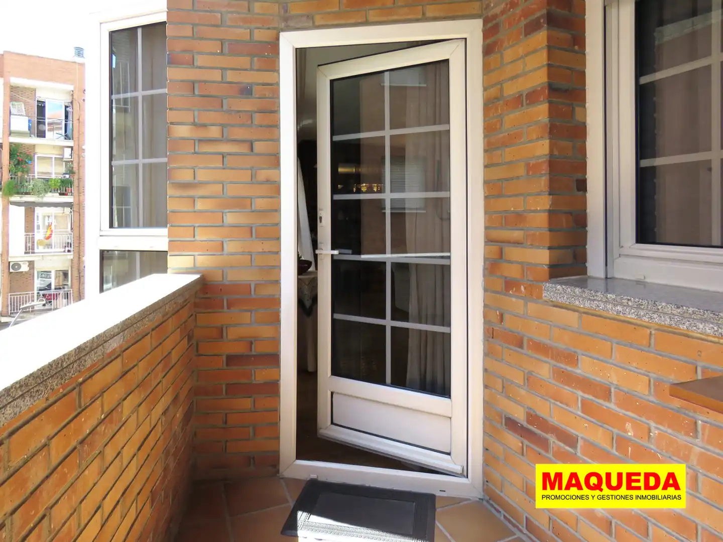Balcony of Flat for sale in Alcorcón  with Air Conditioner, Heating and Parquet flooring