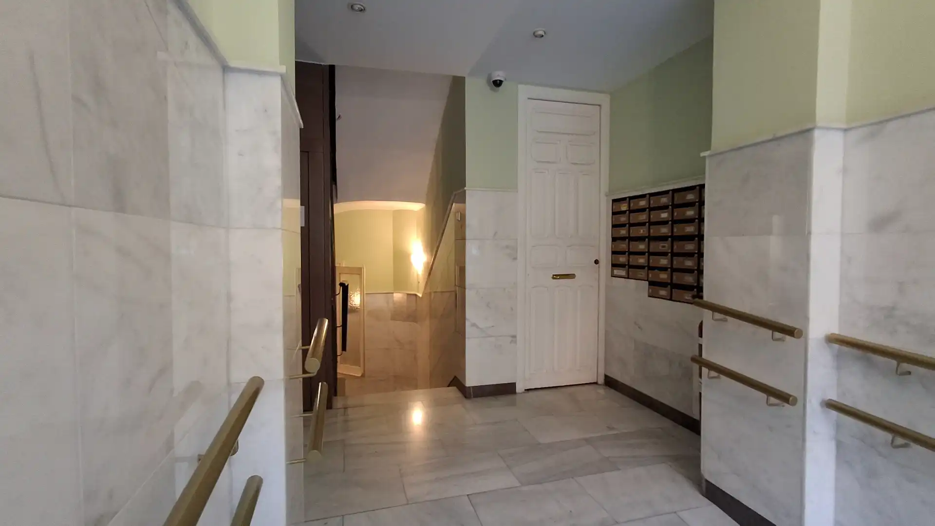 Piso en venta en Madrid con Horno, Lavadora y Alarma
