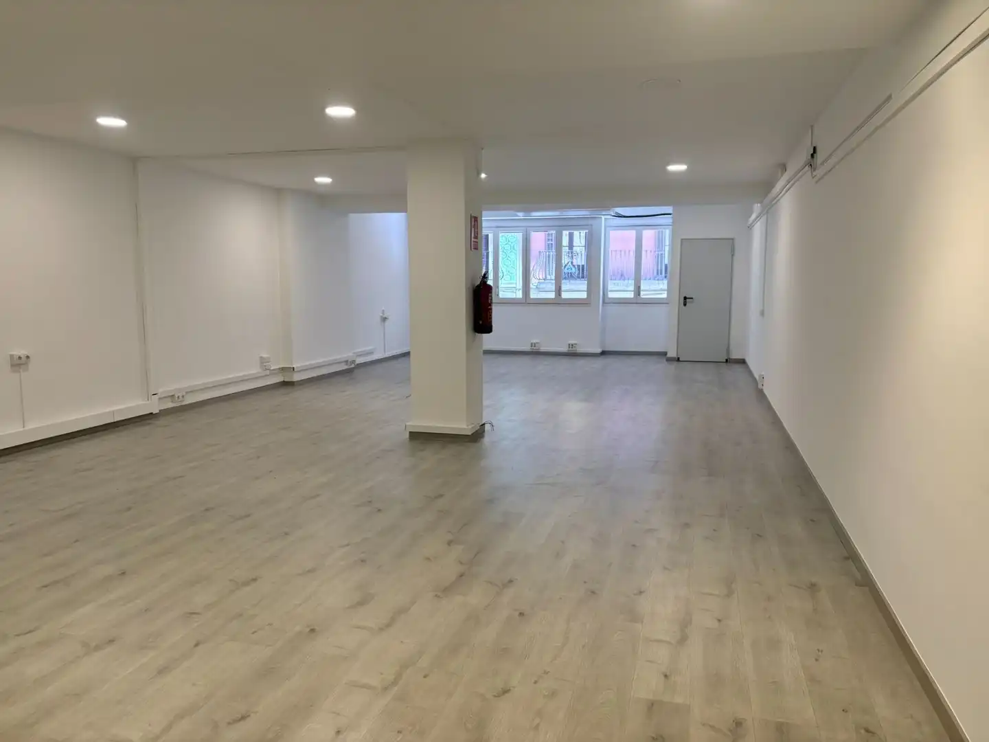 Office for rent in Barcelona  with Air Conditioner