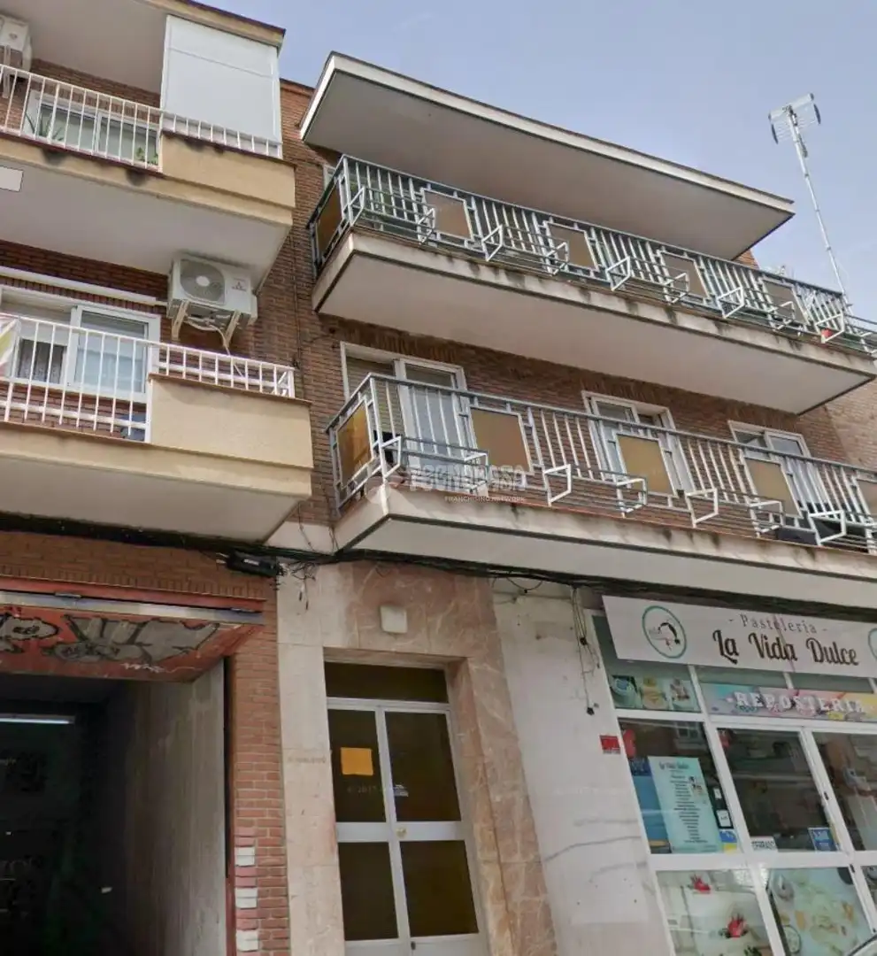 Vista exterior de Piso en venta en Madrid