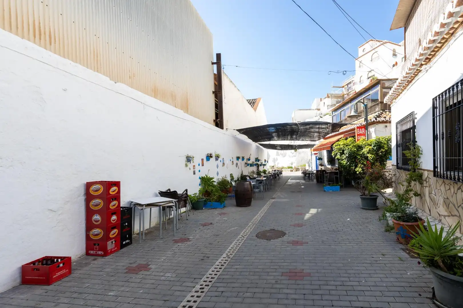 Außenansicht von Einfamilien-Reihenhaus zum Verkauf in Salobreña mit Klimaanlage, Heizung und Terrasse