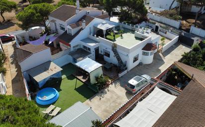 Vista exterior de Casa o xalet en venda en Punta Umbría amb Terrassa