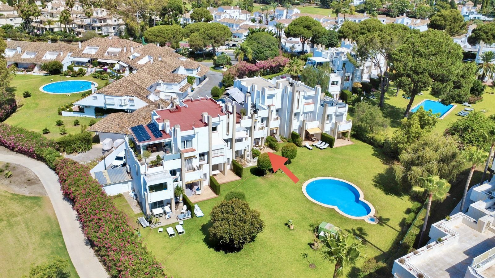Exterior view of Single-family semi-detached for sale in Marbella  with Air Conditioner, Furnished and TV