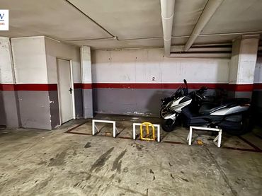 Individual amb ascensor en venda a Carrer de les Antilles 30