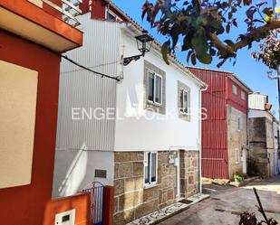 Vista exterior de Casa o xalet en venda en O Grove   amb Aire condicionat i Calefacció