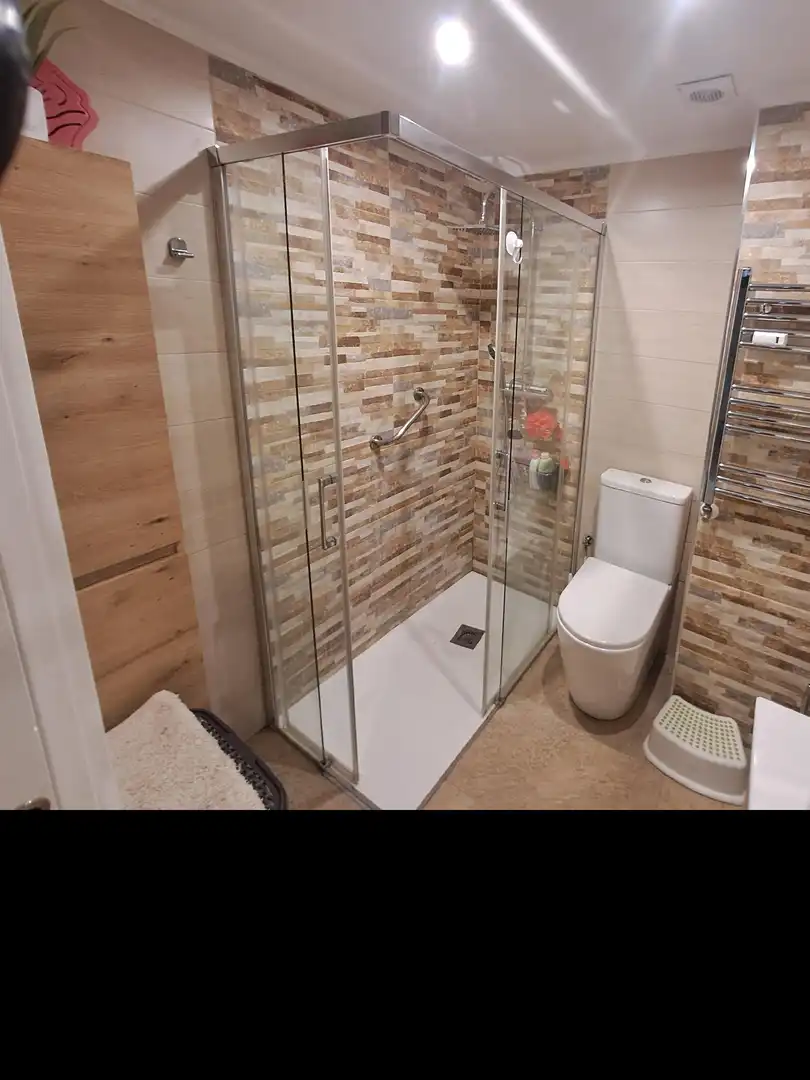 Baño de Apartamento en venta en Vitoria - Gasteiz con Calefacción, Parquet y Terraza