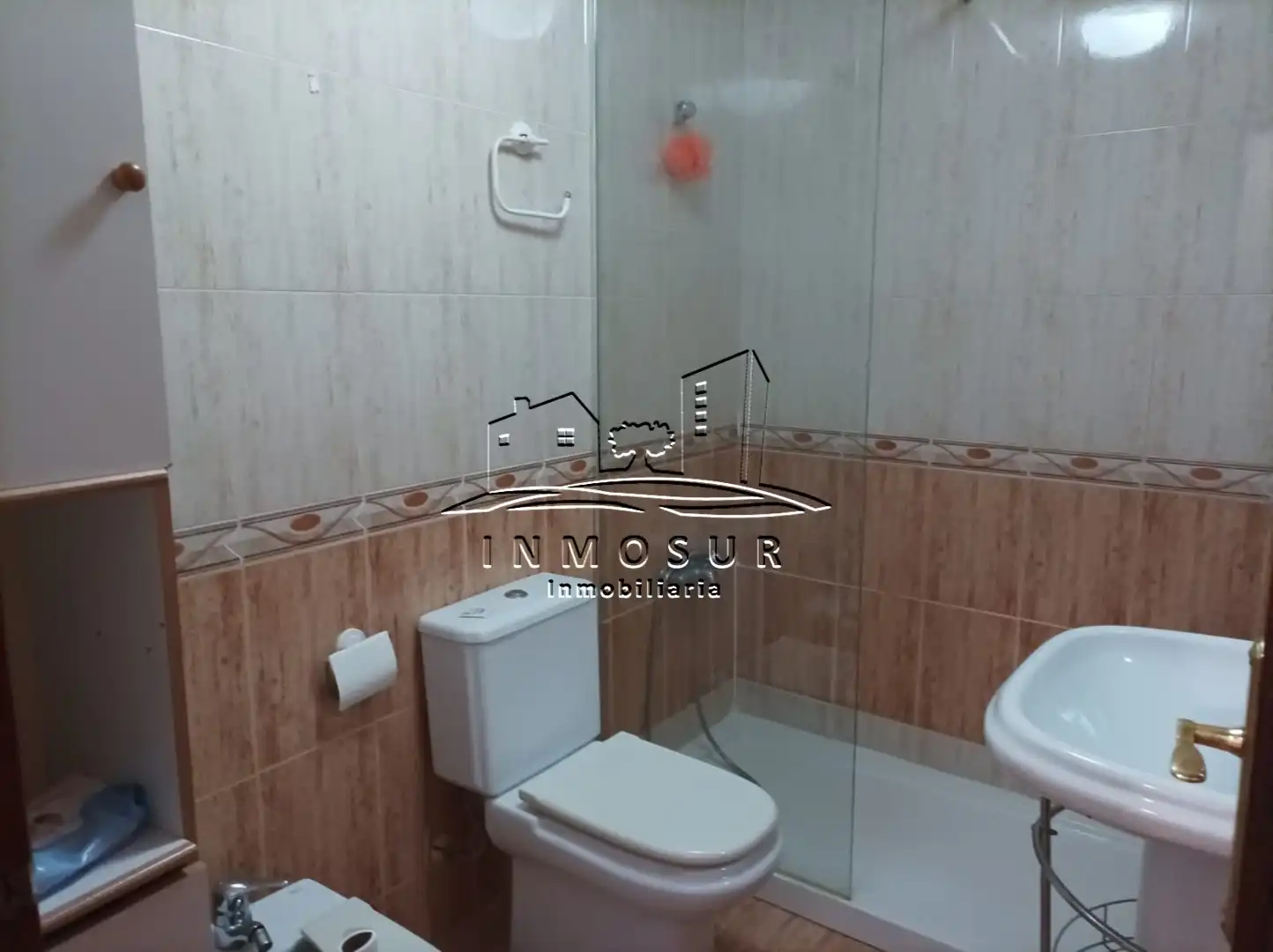Badezimmer von Wohnung zur Miete in Lucena mit Abstellraum