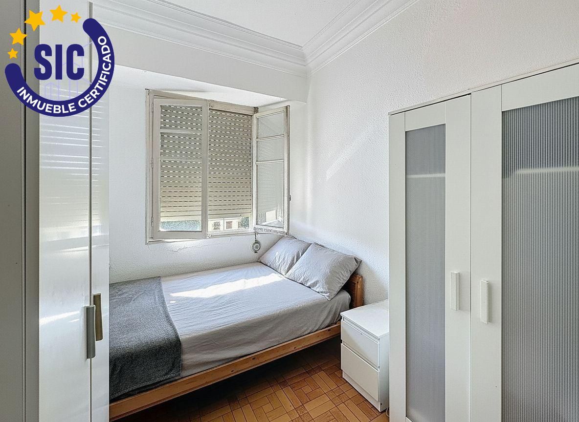 Bedroom of Flat for sale in  Valencia Capital  with Balcony