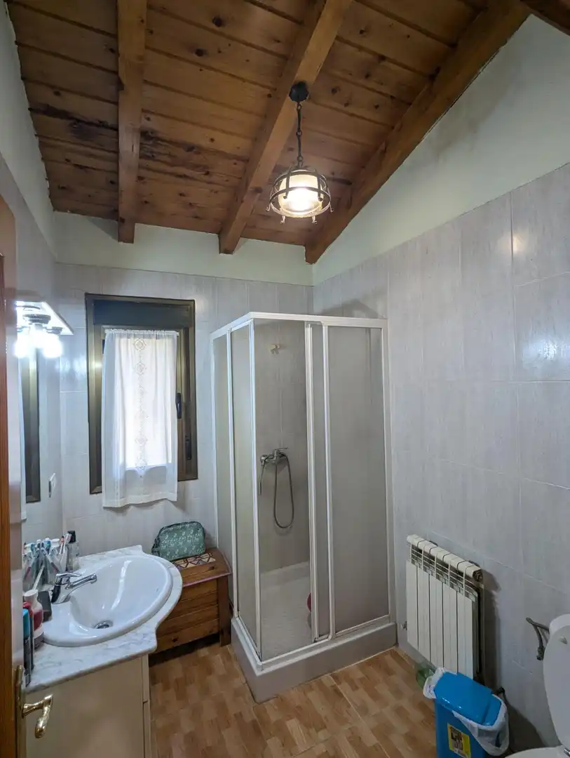 Baño de Finca rústica en venta en Lerín con Jardín privado, Piscina y Amueblado
