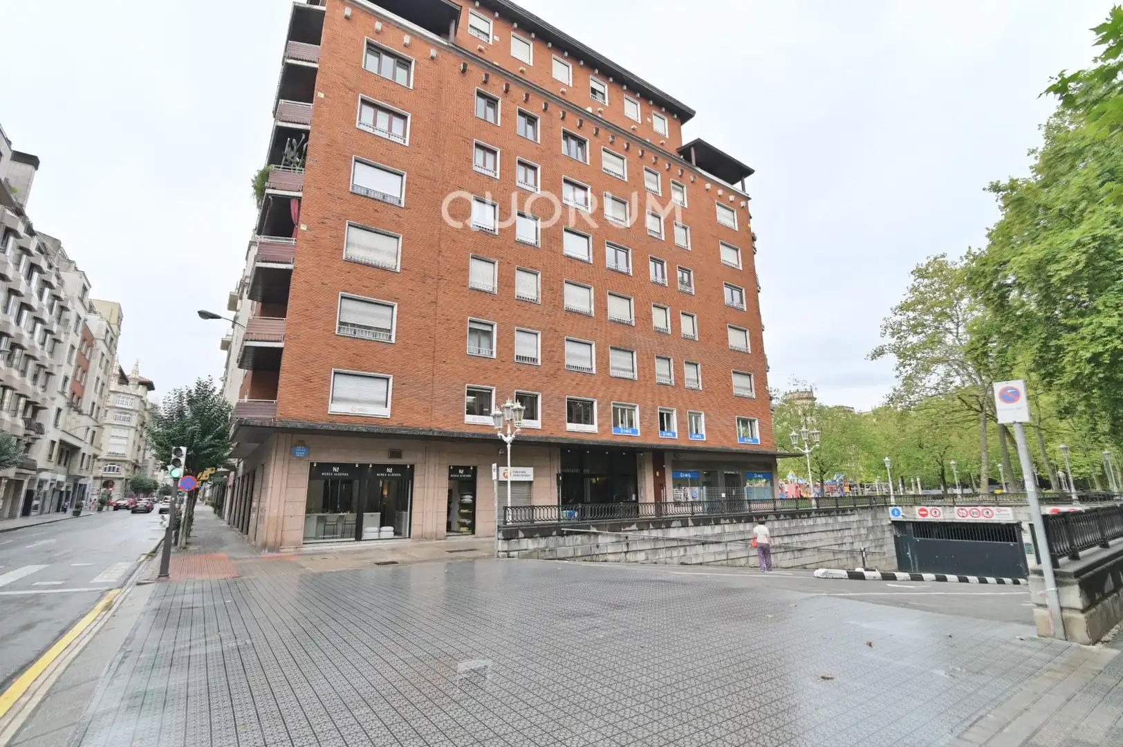 Vista exterior de Pis de lloguer en Bilbao  amb Calefacció i Moblat