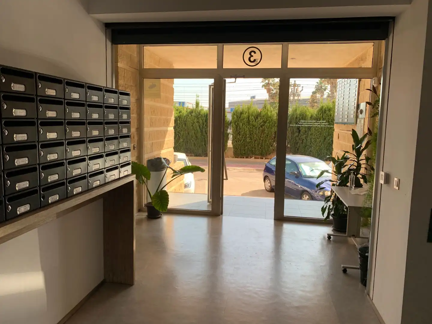 Büro zur Miete in Avinguda Enric Valor, 3, El Castell