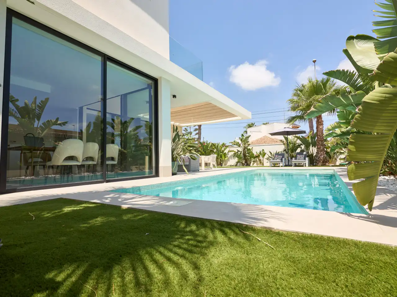Piscina de Casa o chalet en venta en Orihuela con Aire acondicionado, Calefacción y Jardín privado