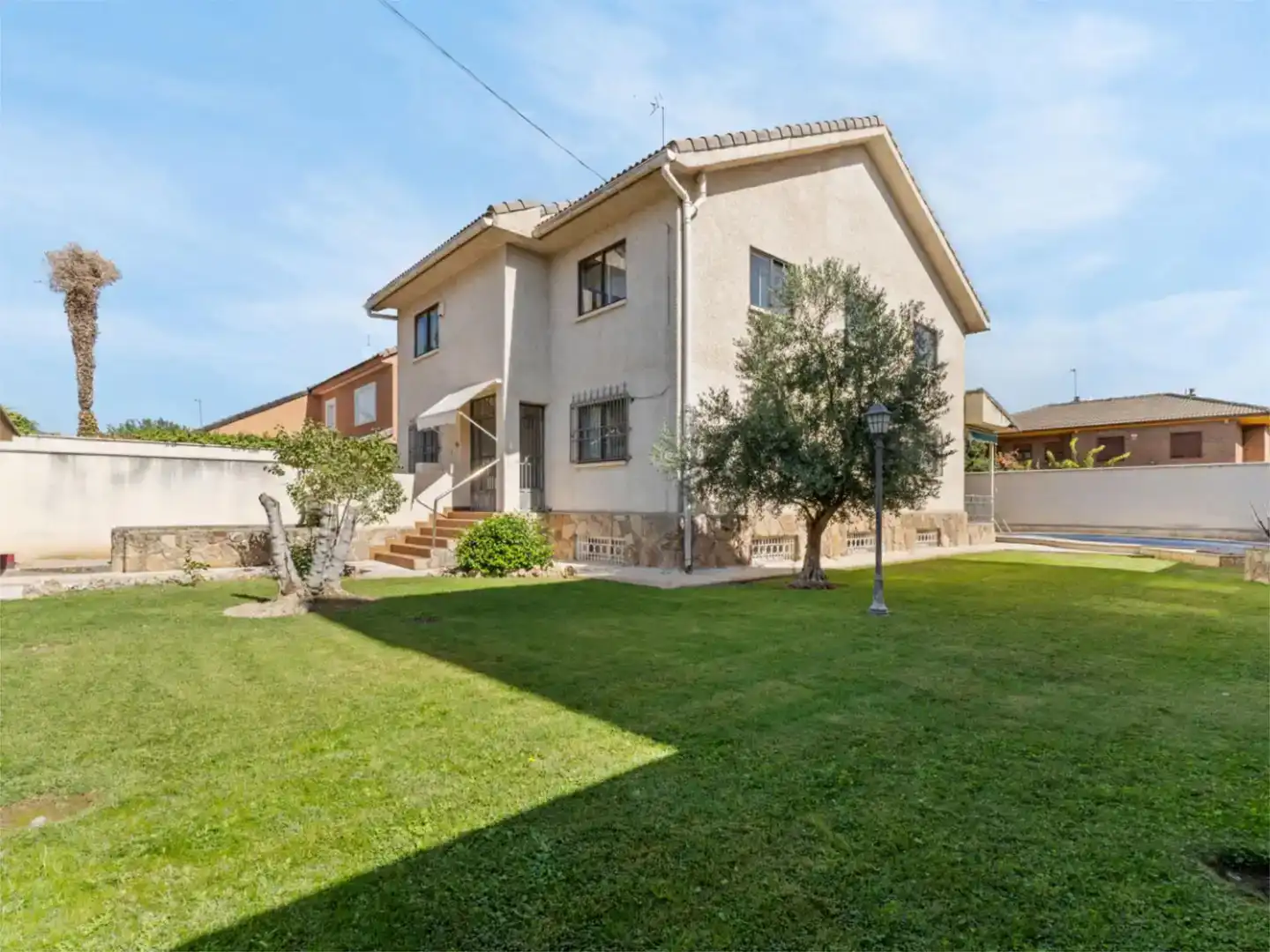 Vista exterior de Piso en venta en Alcalá de Henares con Jardín privado, Trastero y Piscina