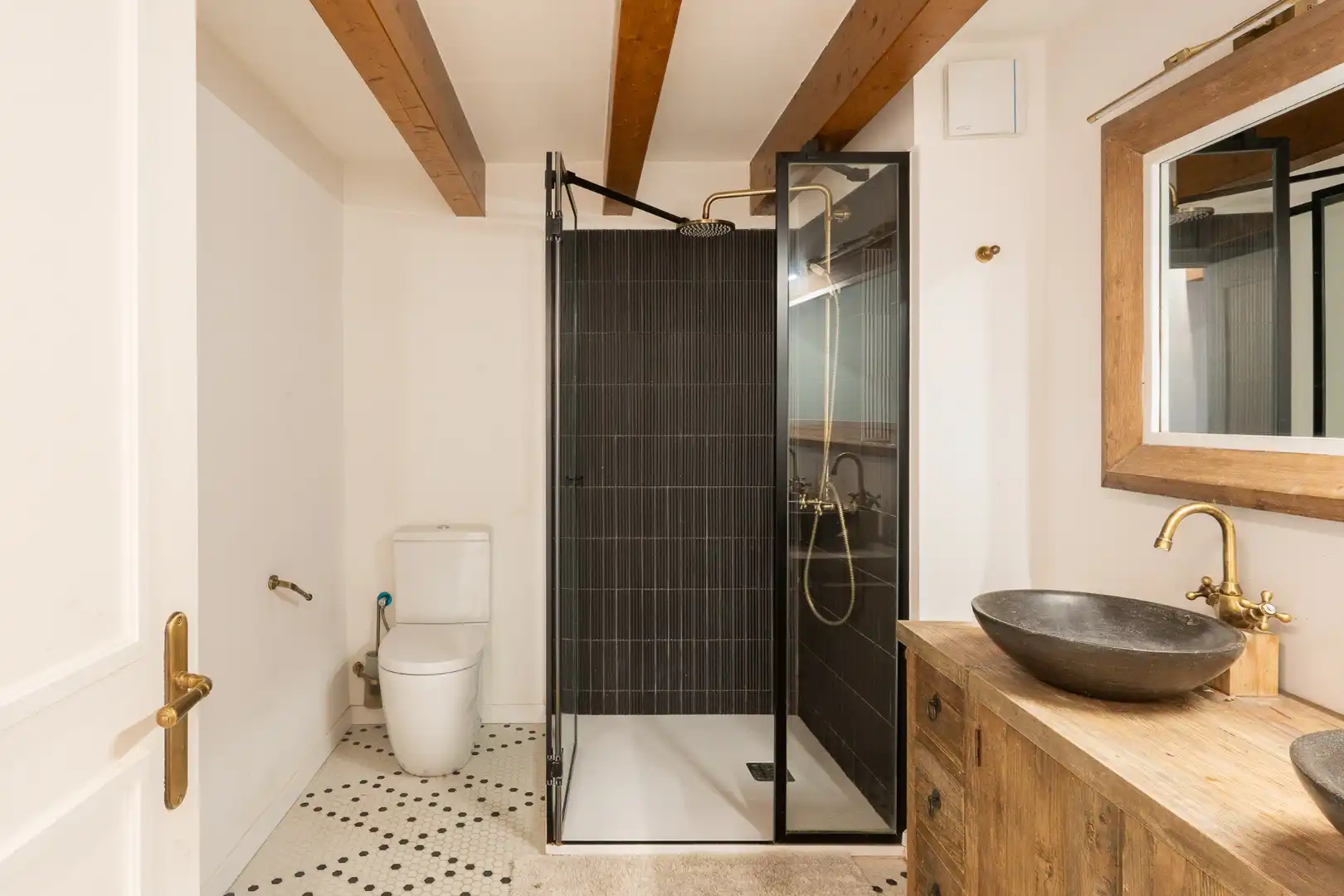 Baño de Casa o chalet en venta en Barcelona con Aire acondicionado, Calefacción y Jardín privado