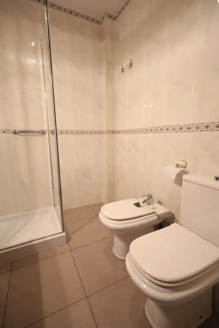 Baño de Piso en venta en Barcelona con Calefacción y Balcón