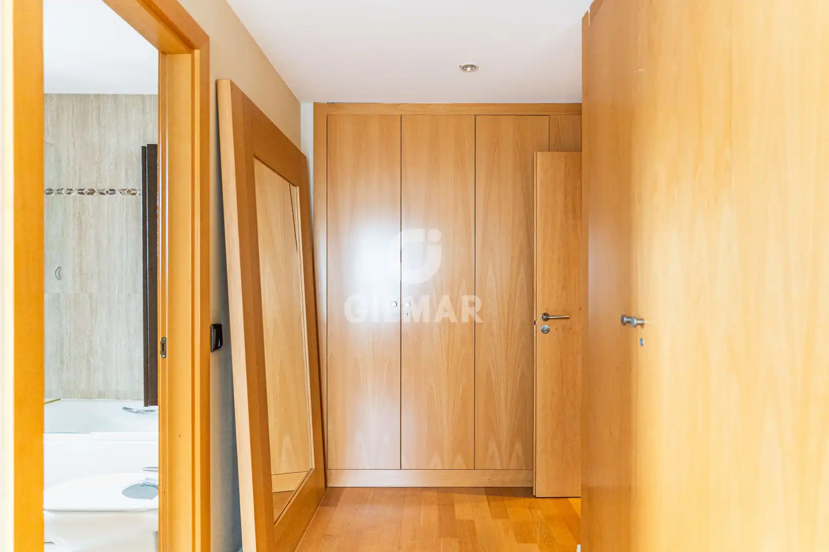 Maisonette zum Verkauf in Madrid mit Heizung, Privatgarten und Abstellraum