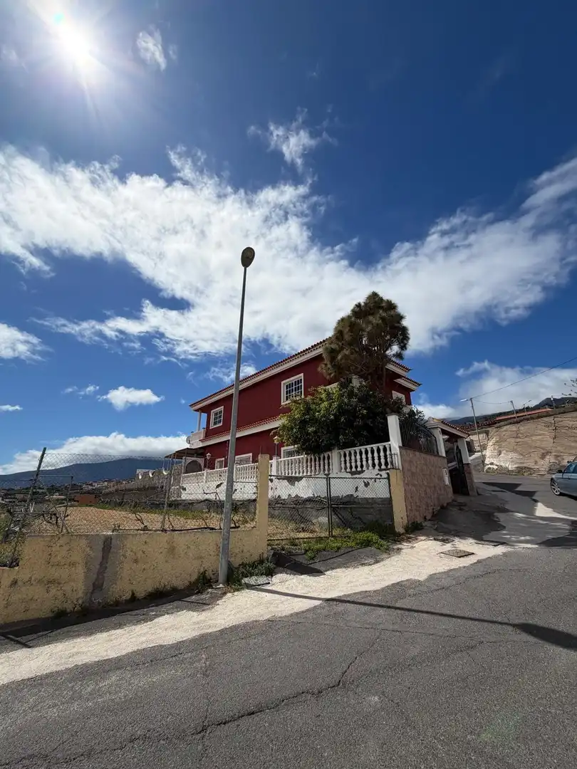 Vista exterior de Casa o xalet en venda en Candelaria amb Jardí privat, Terrassa i Balcó