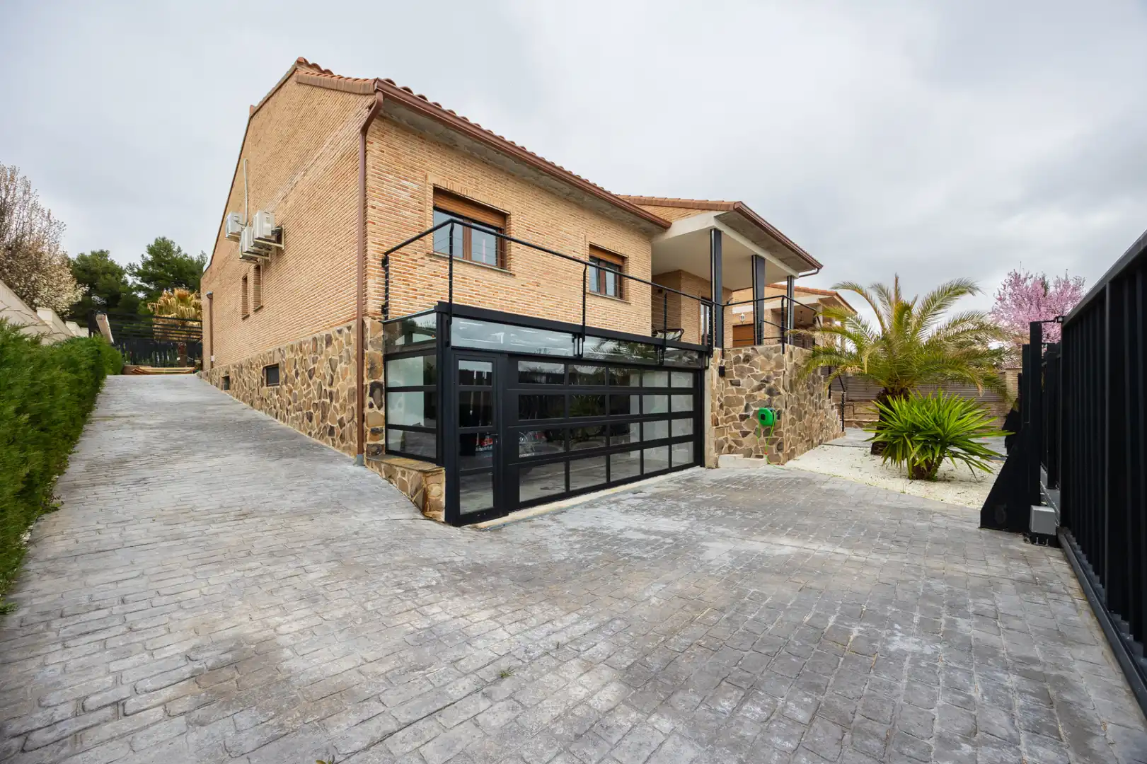 Vista exterior de Casa o chalet en venta en Layos con Aire acondicionado, Calefacción y Jardín privado