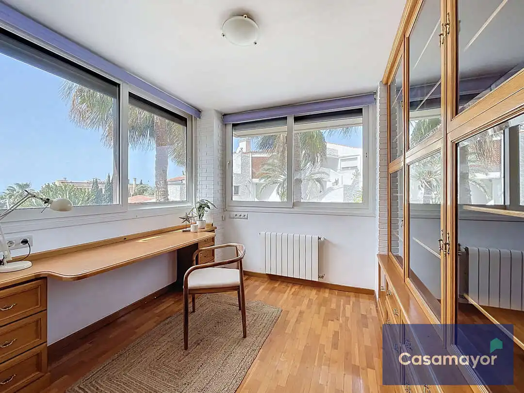 Dormitori de Casa adosada en venda en Alicante / Alacant amb Aire condicionat, Calefacció i Jardí privat