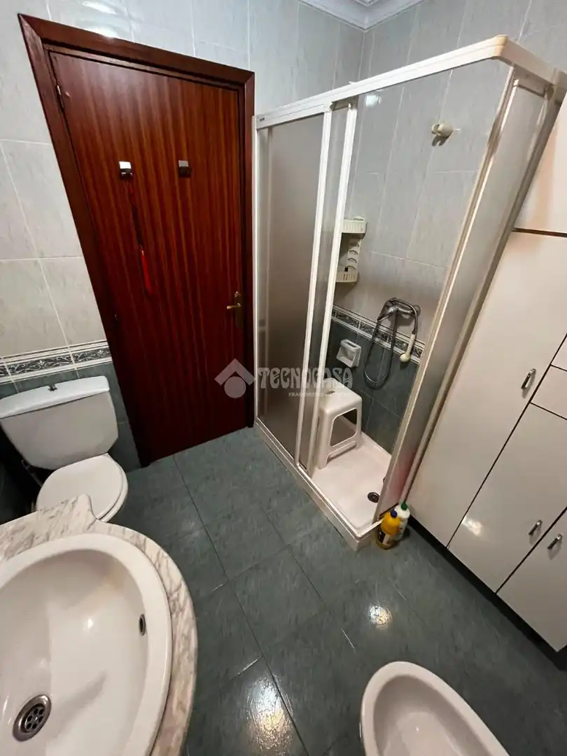 Badezimmer von Einfamilien-Reihenhaus zum Verkauf in Puertollano
