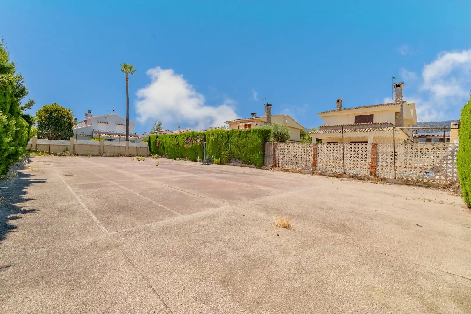 Vista exterior de Casa o xalet en venda en Benicasim / Benicàssim amb Balcó i Piscina comunitària