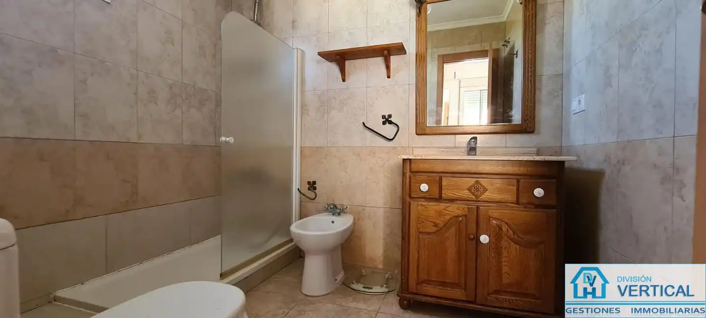Bathroom of Houses for rent in Riba-roja de Túria  with Air Conditioner, Private garden and Swimming Pool