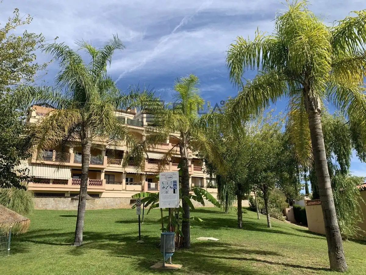 Vista exterior de Casa adosada en venda en Mijas amb Traster, Piscina i Piscina comunitària