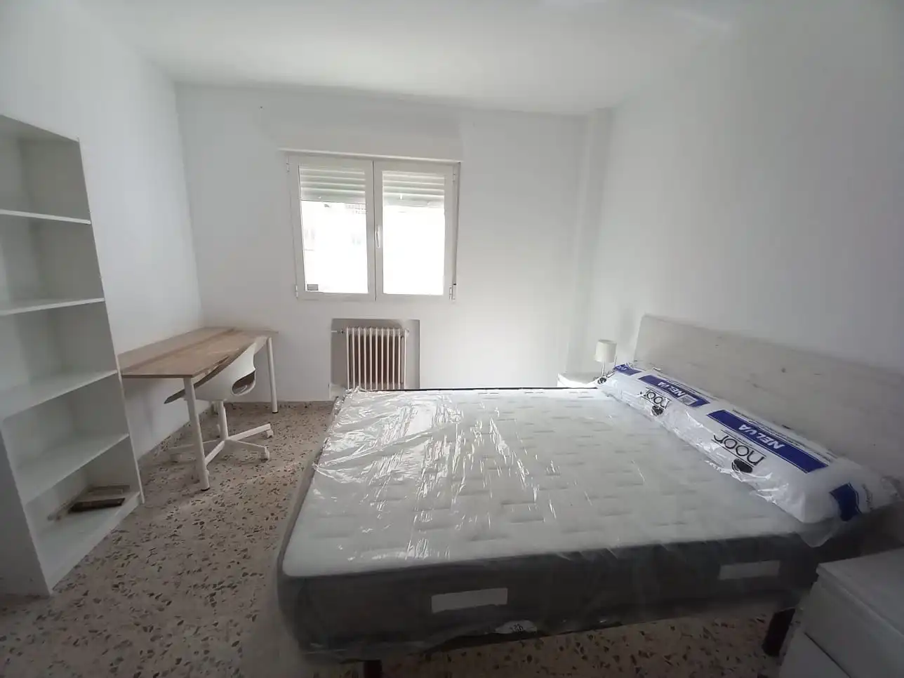 Bedroom of Apartments for rent in Granada  with Heating, Furnished and Washing machine