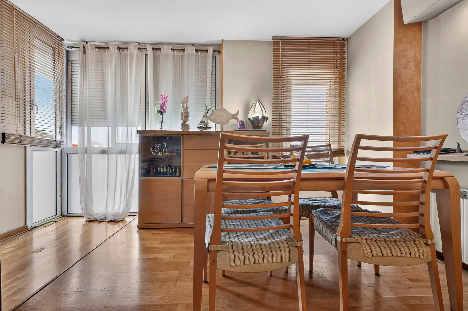 Comedor de Dúplex en venta en Terrassa con Calefacción y Balcón
