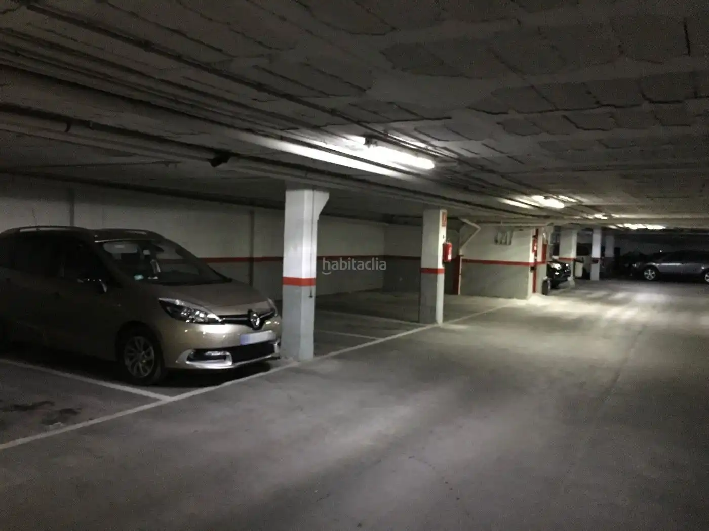 Einzelparkplatz zur Miete in Passeig de Vilafranca 19, imagen 2