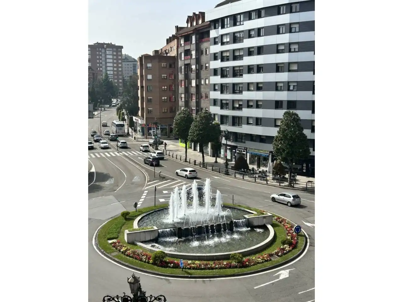 Vista exterior de Piso en venta en Oviedo  con Calefacción, Parquet y Trastero
