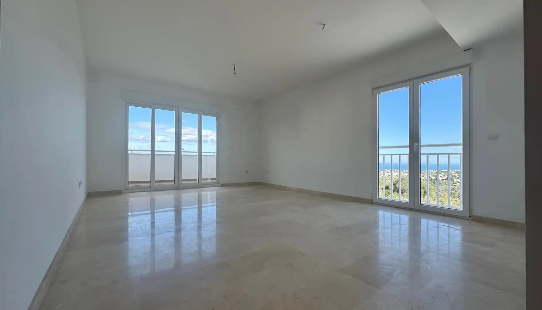 Apartment with pool for sale in Pego