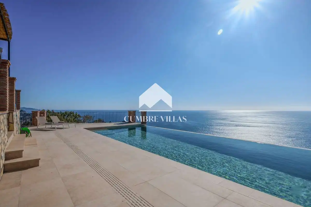 Exterior view of Houses for sale in Almuñécar  with Private garden, Terrace and Storage room