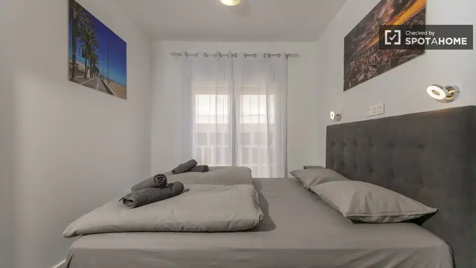Habitación de Piso de alquiler en Valencia con Aire acondicionado, Calefacción y Amueblado