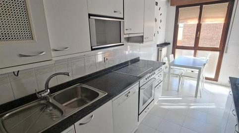 Foto 3 de Piso en venta en Gaztelako Atea, Ariznabarra, Araba - Álava