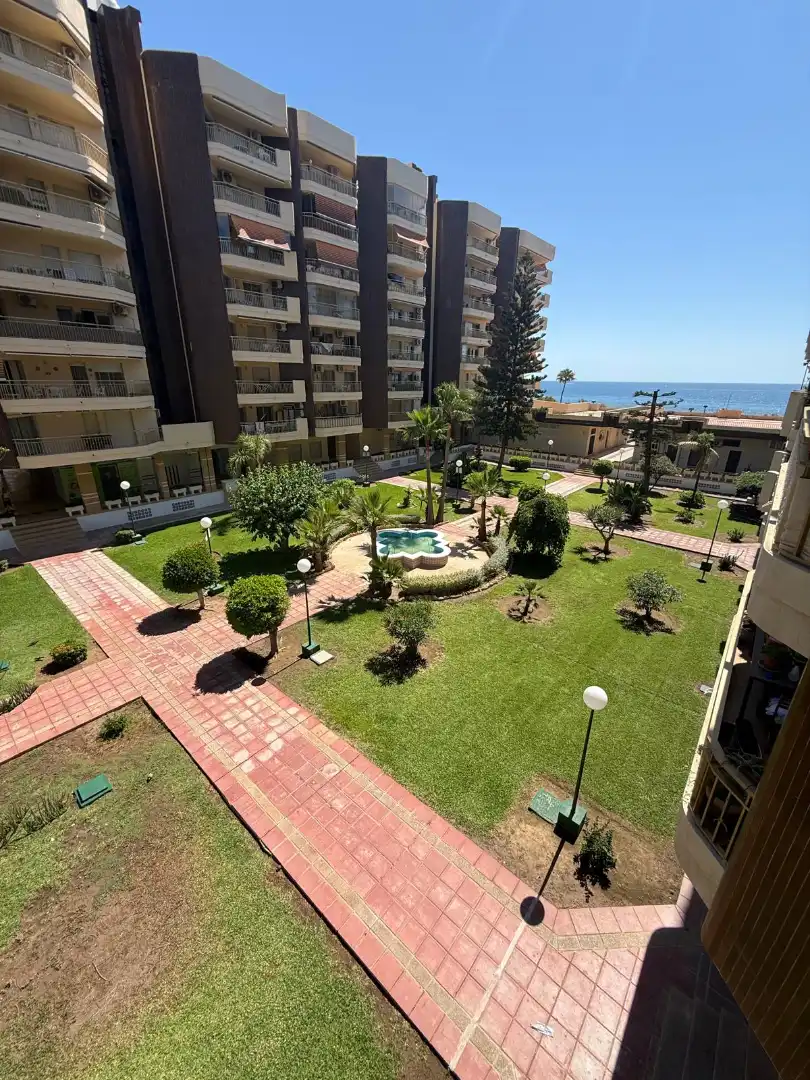 Jardí de Apartament de lloguer en Fuengirola amb Aire condicionat, Calefacció i Jardí privat