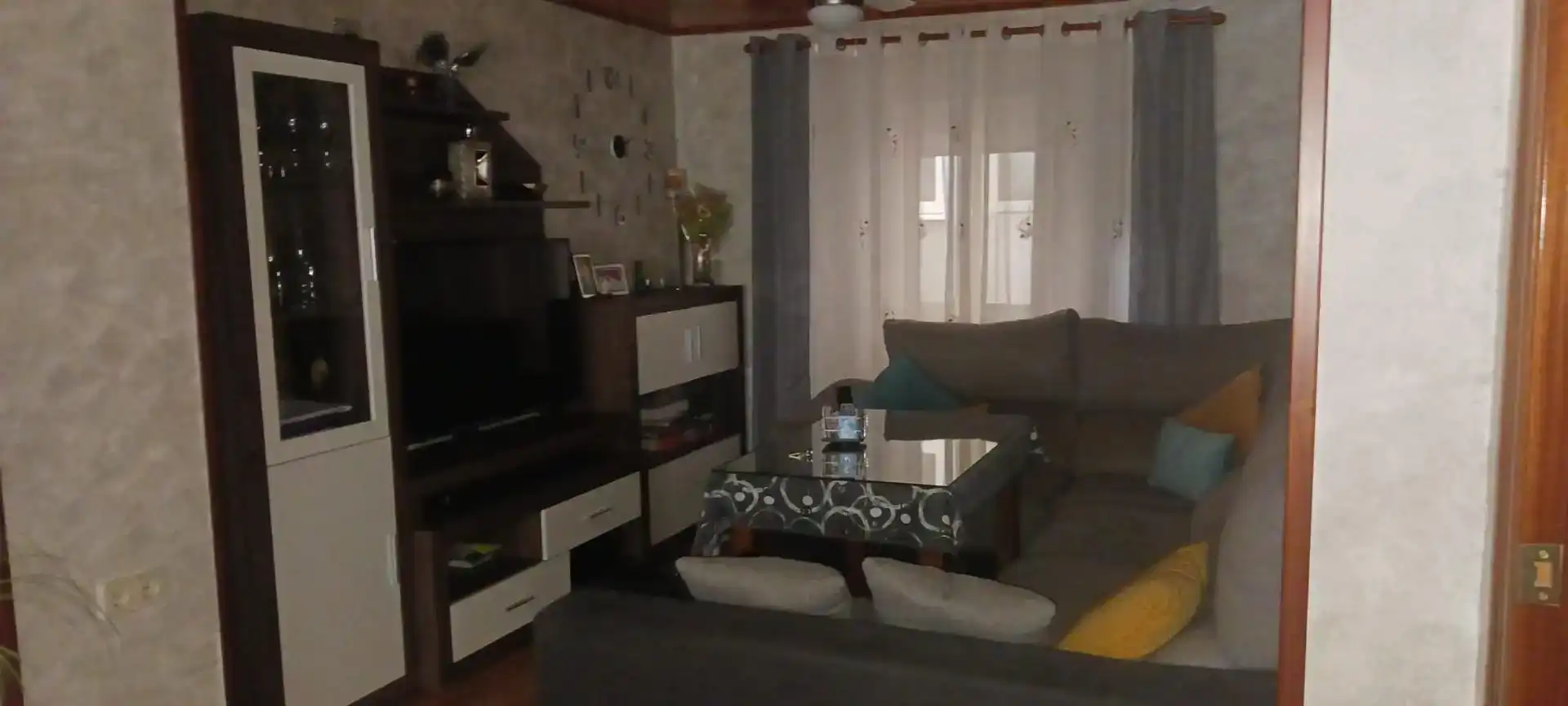 Sala d'estar de Casa adosada en venda en Huelma, Jaén