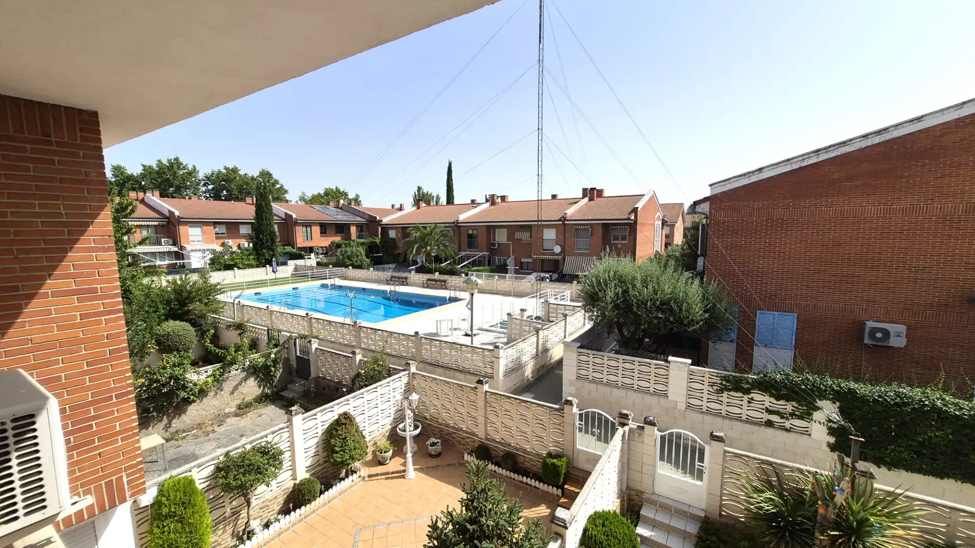 Piscina de Casa o xalet en venda en Alcalá de Henares amb Aire condicionat, Calefacció i Parquet