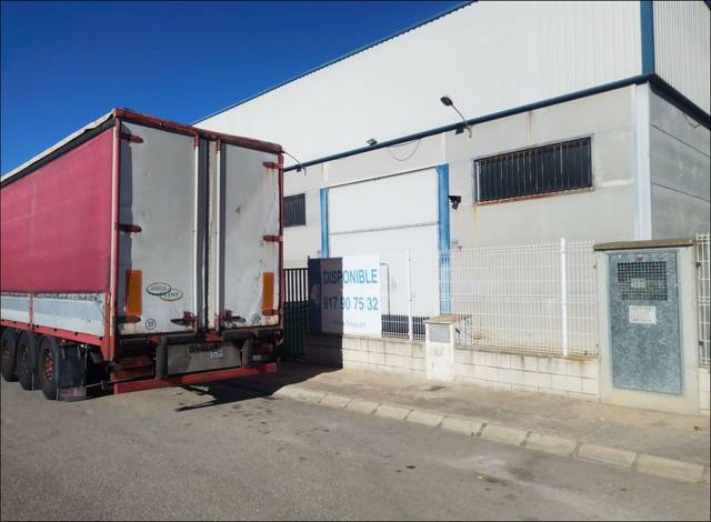Nave industrial en Venta en C/ de Lassut en Senyera