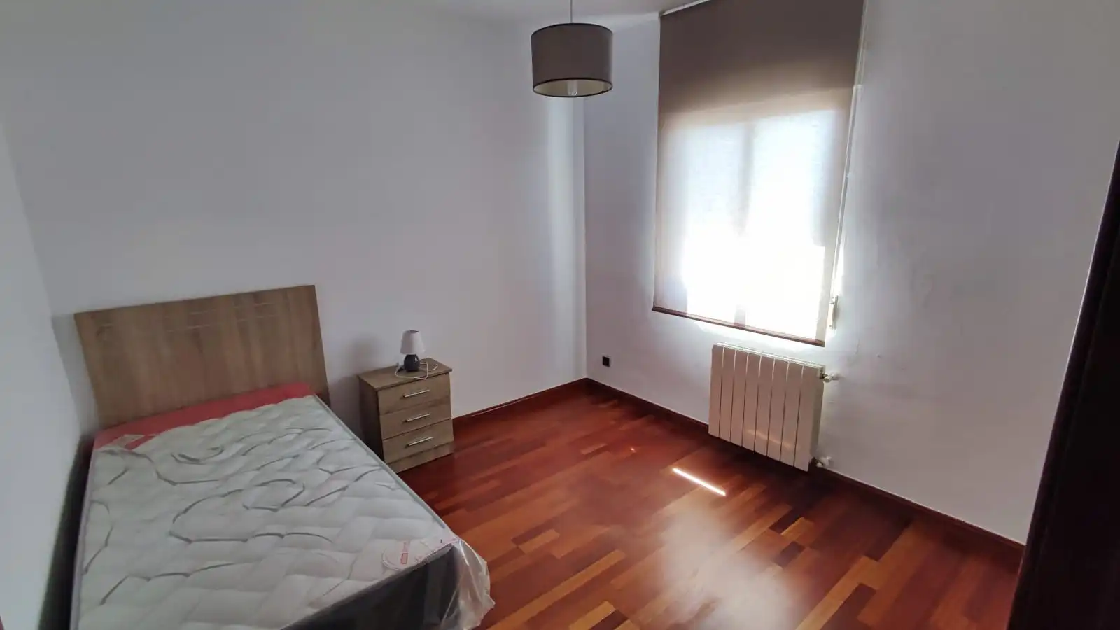 Bedroom of Flat for rent in Badajoz  with Air Conditioner, Heating and Parquet flooring