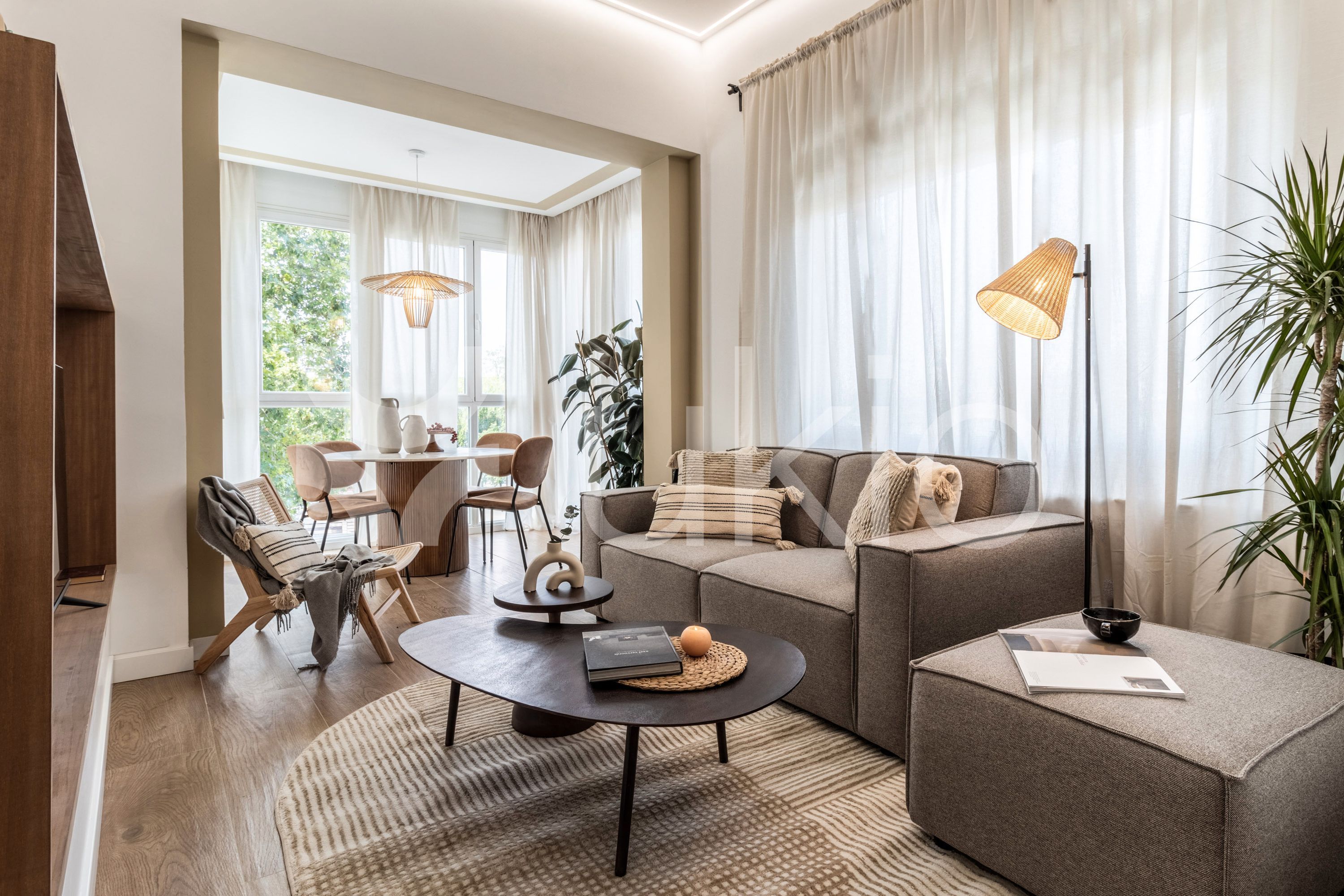 Sala d'estar de Apartament de lloguer en  Madrid Capital amb Aire condicionat, Moblat i Forn