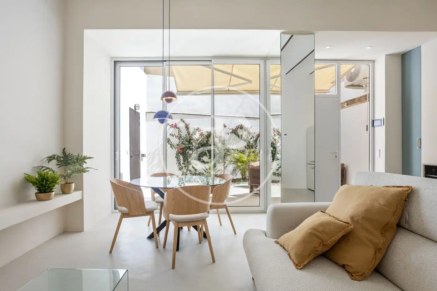 Sala d'estar de Pis de lloguer en Valencia amb Aire condicionat, Calefacció i Jardí privat