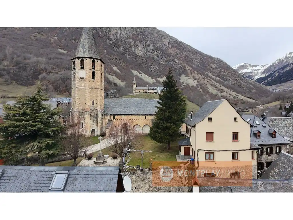 Außenansicht von Erdgeschoss zum Verkauf in Naut Aran