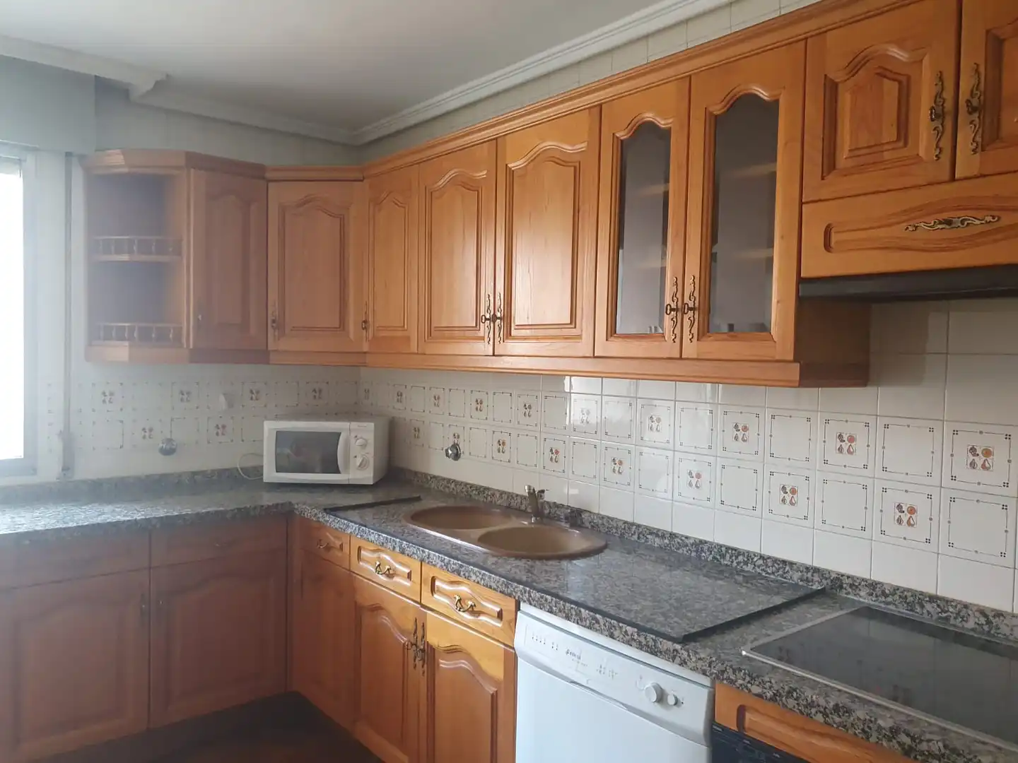 Küche von Wohnung zum Verkauf in León Capital  mit Heizung, Parkett und Terrasse