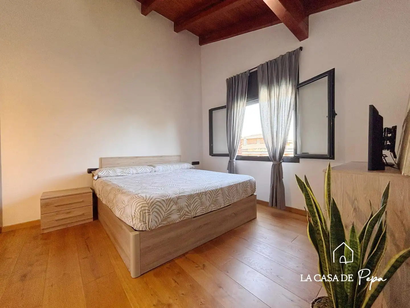 Schlafzimmer von Haus oder Chalet zum Verkauf in Begues mit Heizung und Schwimmbad